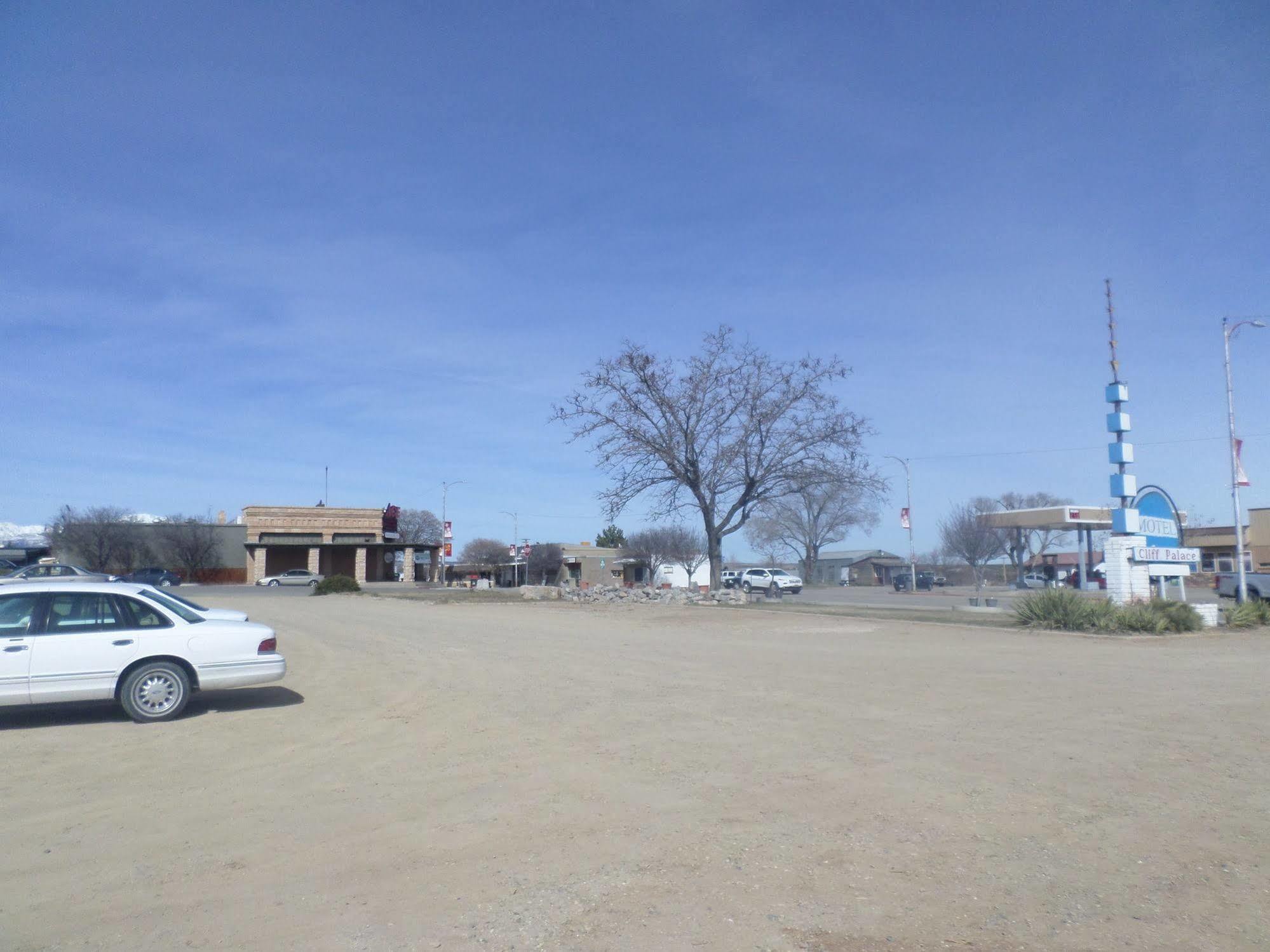Cliff Palace Motel Blanding Exterior photo